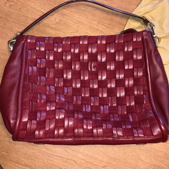 Antonio Melani Burgundy Basketweave Handbag - Picture 4 of 8